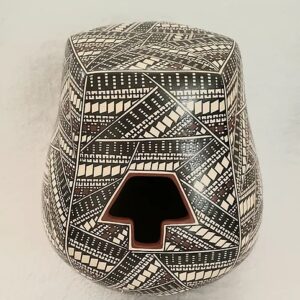 Mata Ortiz Pottery